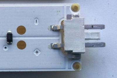 KIT DE LEDS PARA TV LG ( 9 PZ ) ((KIT INCOMPLETO, ORIGINALMENTE CONSTA DE 10PZ)) / NUMERO DE PARTE EAV63632406 / LGD550P3 / SSC_55LJ55/55UJ63_B_8LE_REV01_160922 / 55LJ55_FHD_B / PANEL NC550DUE / MODELO 55LJ5500-UB - Imagen 2